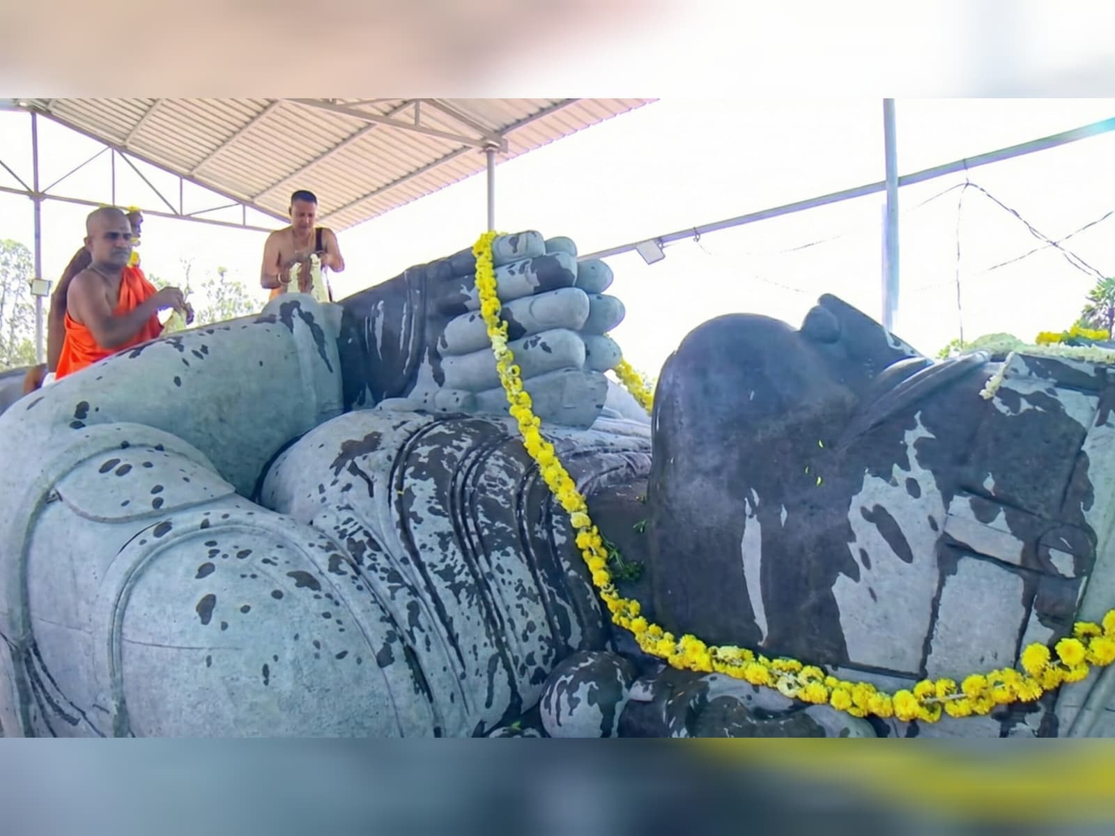 Sri Vishwaprasanna Tirtha Swamiji